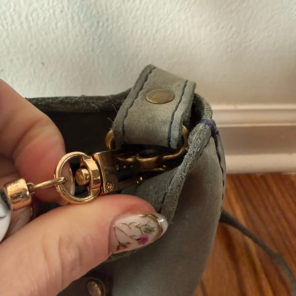 Portland Leather Gray Tote Crossbody Tote - Picture 3 of 7